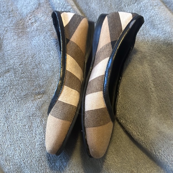Size 29 Burberry Nova check flats - Picture 4 of 8